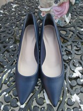 MARKS AND SPENCERS NAVY BLUE LEATHER SHOES SIZE 8 UK 42 EU ONLY BEEN WORN ONCE