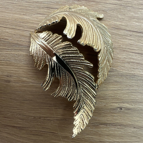 Vintage style gold - gold-tone, curled