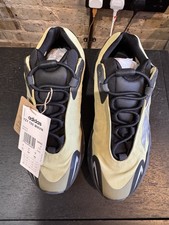 adidas Yeezy 700 V3