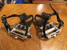 MKS Sylvan Road (SY-1) Pedals With Toe Clips And Straps Peddles