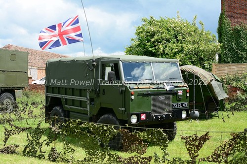 Photo 12x8 landrover forward - 12x8,