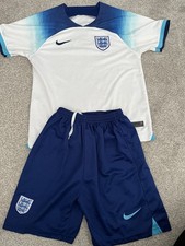Nike Boys England Football Kit Age 11-12 Years Size 28