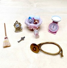 Vintage Dolls House Mixed Accessories, including an Antique French Hunting Horn