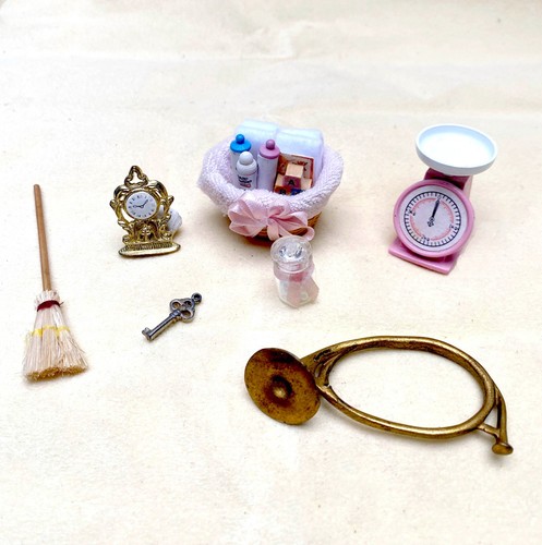 Vintage dolls house - house, mixed
