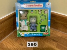 Sylvanian families beautiful boxed paramedic & patient ambulance set 100% immacu
