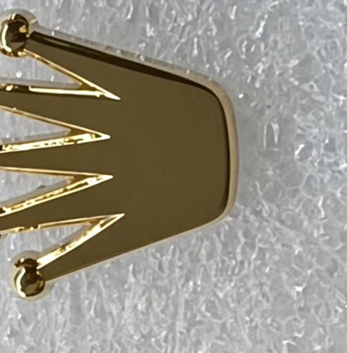 Gold tone metal crown - tone,