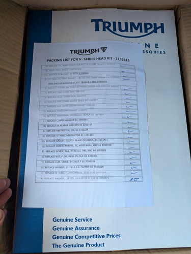 Triumph cylinder head - triumph,