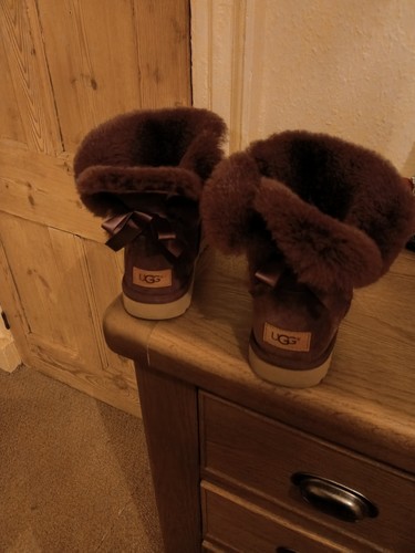 Beautiful size purple ugg - 6,
