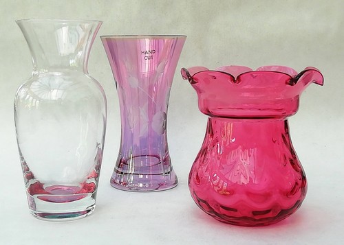 Vintage pink glass vases - x,