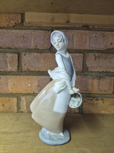 Lladro nao figurine 4834 - nao,