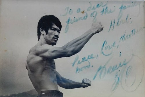 Bruce lee signed photograph - photograph,