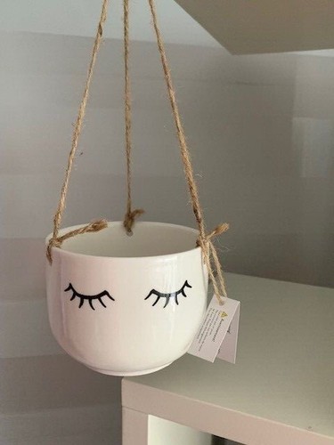 Showhome eyes shut - ex,
