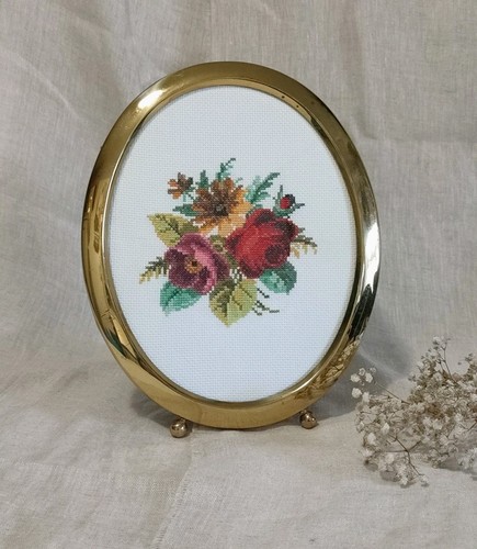 Vintage hand embroidered - hand,