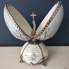 Ardleigh Elliot Porcelain Egg