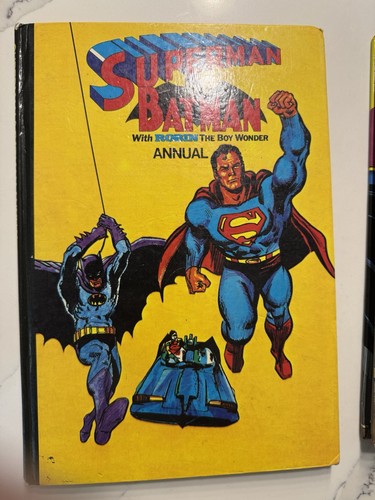 1977 vintage annual hardback - vintage,