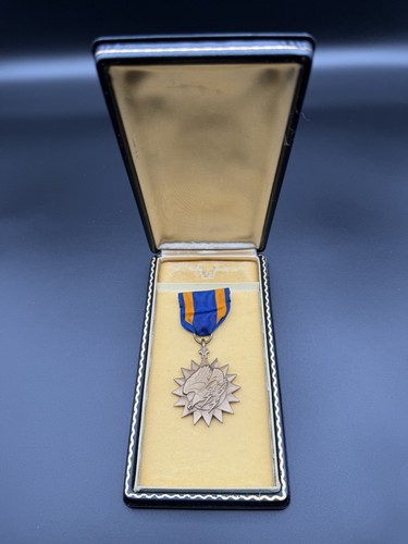 Ww2 air medal - medal, not
