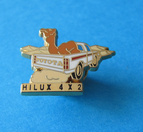 Toyota hilux 4x2 pin badge - toyota,