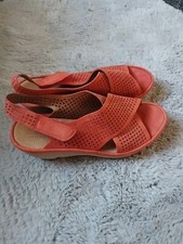 Clarks wedge sandals size 7