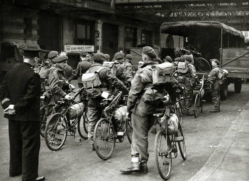 Wwii 1944 british paratroops - british,