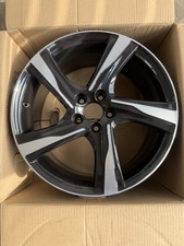 1 GENUINE VOLVO C30 RECHARGE