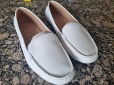 UGG Flores Flats Womens Size 8