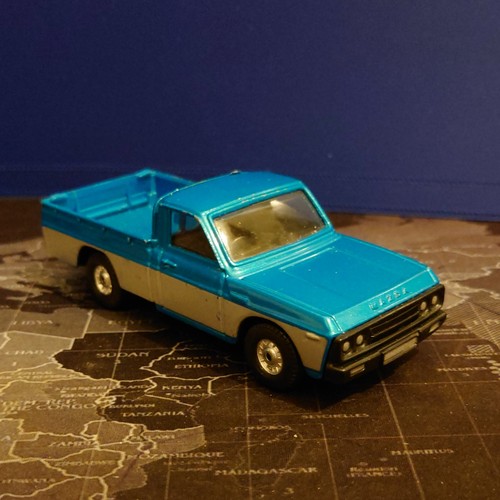 Corgi mazda 1600 - corgi,