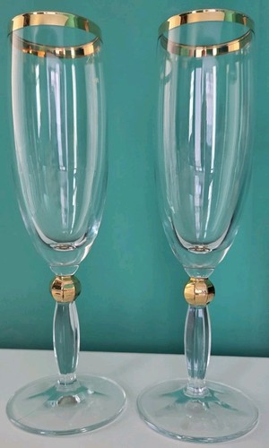 Champagne flutes with - 2,
