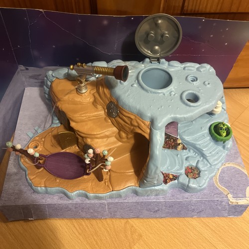 Clangers home planet - planet, toy