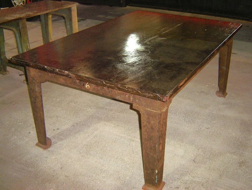Cast iron surface - 4’,