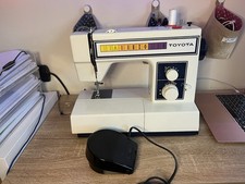 Toyota EC1 Series Model 2202 Sewing Machine, Working  (g4)