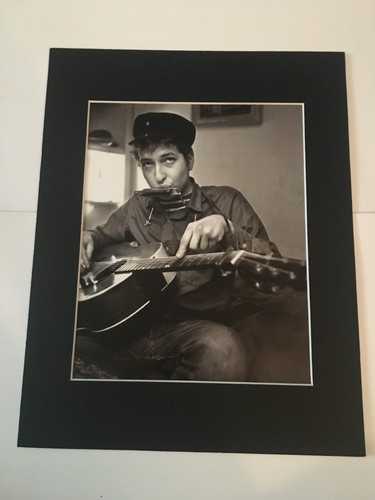 Bob dylan mounted - bob, 1962)-mounted