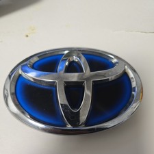 TOYOTA FRONT BUMPER GRILL BADGE EMBLEM 75310-33010