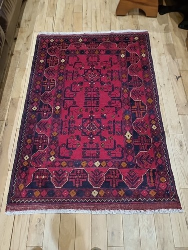 New fine quality - quality, knotted