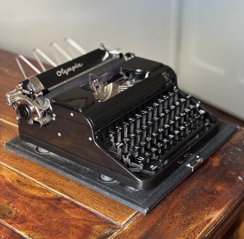 Olympia elite typewriter - olympia,