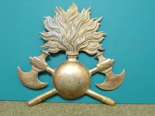 Attribute plate shako