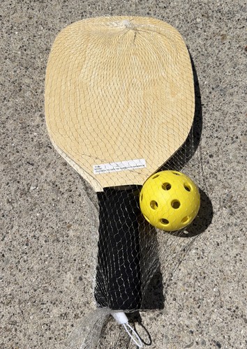 Snugz pickleball paddles and - 2,