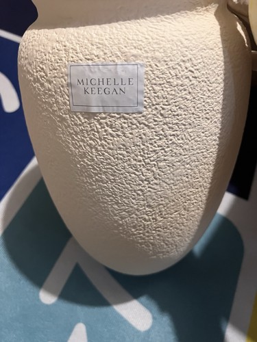 Michelle keegan home - puli, vase
