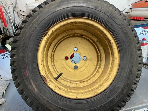 Stud front wheel - front, +