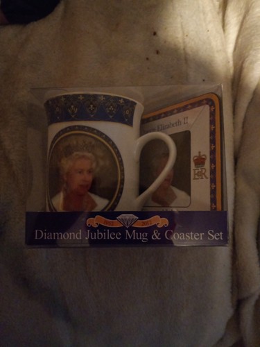 Queen diamond jubilee mug - queen's,