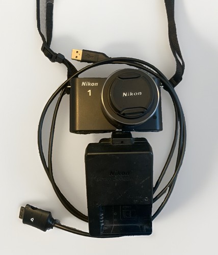 Nikon black camera - j1,