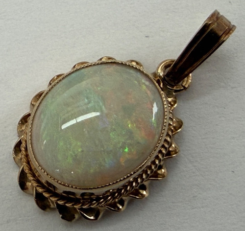 Vintage 9ct gold opal pendant - ,
