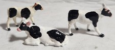 BRITAINS VILLAGE FARM COWS