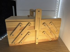  Wooden Expanding Cantilever