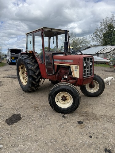 International 674 tractor - international,