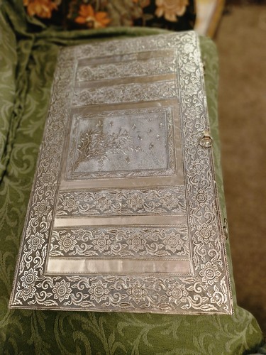 Vintage embossed jewellery - vintage,