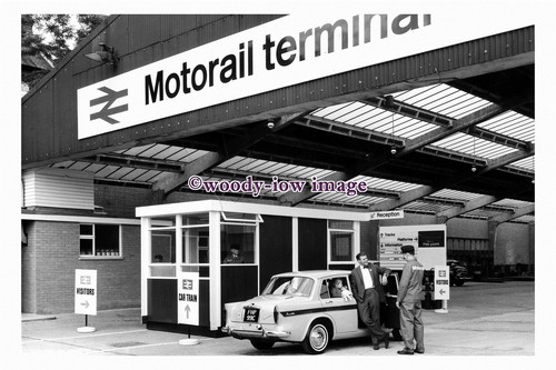 Pu3131 car arrives - -,