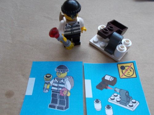 Lego christmas robbery - lego,