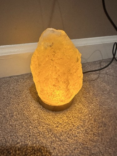 Himalayan glow salt - lamp,