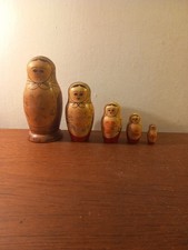 VINTAGE RUSSIAN DOLL X5 , HAND