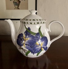 Queens Blue Iris 1 1/2 Pint